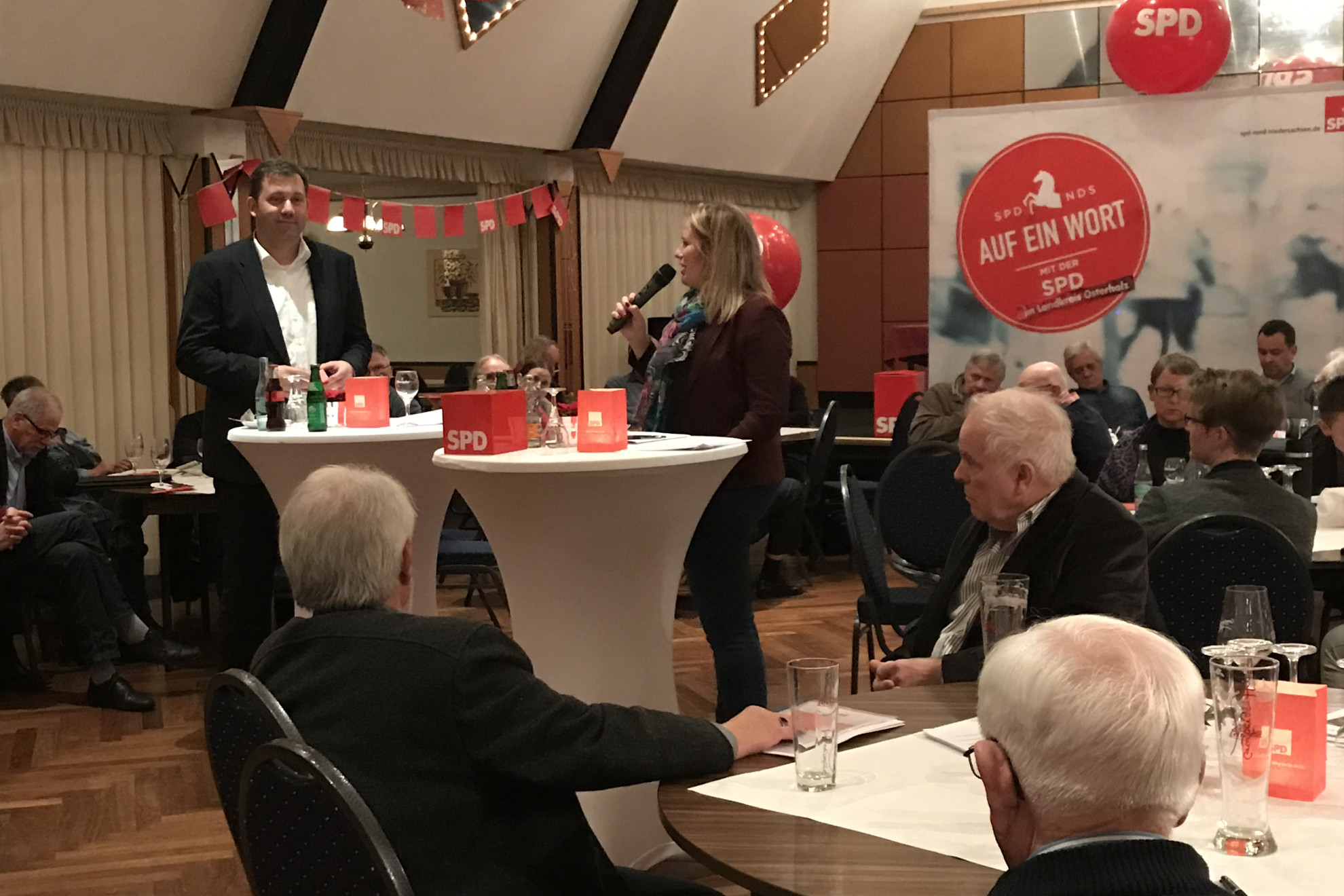 Lars Klingbeil, Generalsekretär der SPD, Christina Jantz-Hermann, Vorsitzende Kreis SPD Osterholz(v.li.)
