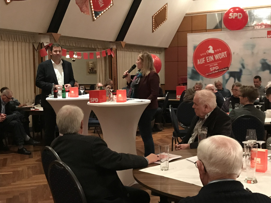 Lars Klingbeil, Generalsekretär der SPD, Christina Jantz-Hermann, Vorsitzende Kreis SPD Osterholz(v.li.)